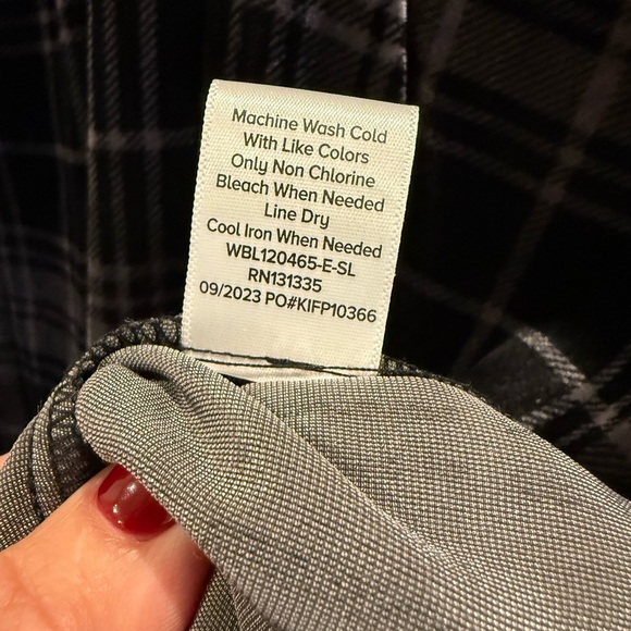 EUC Evereve Black Plaid Velvet Smocked Blouse Women- Small - Picture 11 of 11